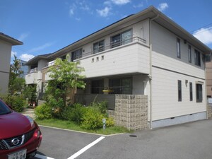 三津屋ガーデンズA棟外観写真