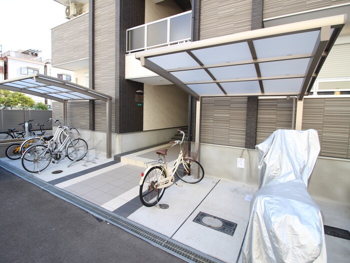 物件外観写真6　(駐輪場)