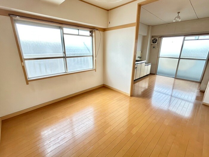 物件内観写真9　(居室)