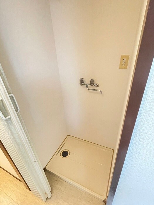 物件内観写真17　(洗濯機置場)