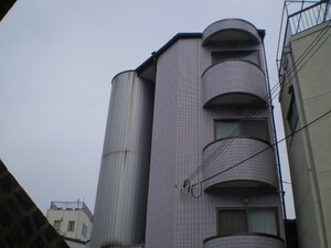 ハイツ仲外観写真