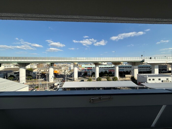 物件内観写真18　(室内からの展望)