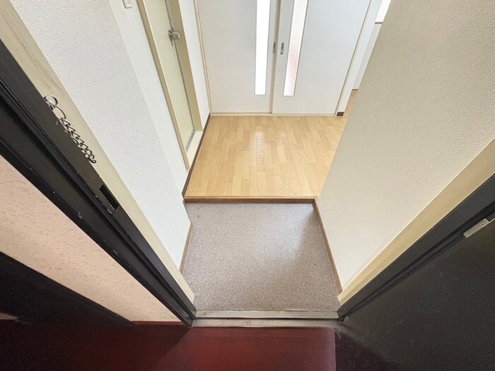 物件内観写真9　(玄関)