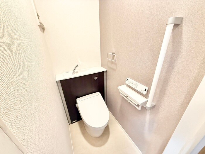 物件内観写真14　(トイレ)