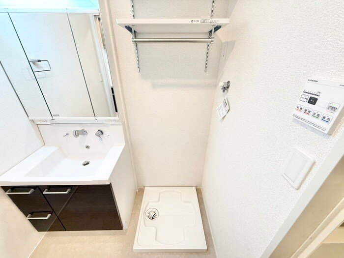 物件内観写真17　(洗濯機置場)