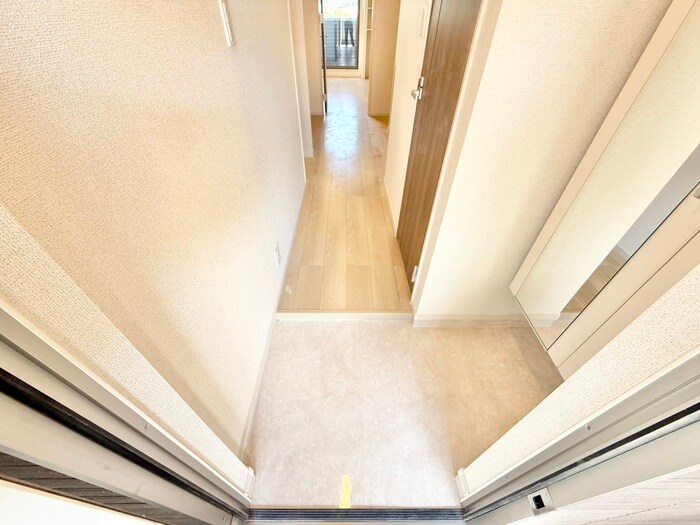 物件内観写真17　(玄関)