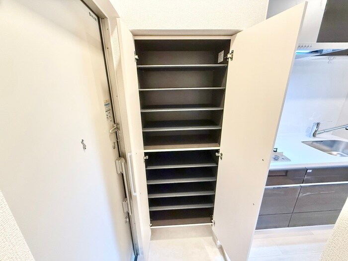 物件内観写真18　(靴箱)