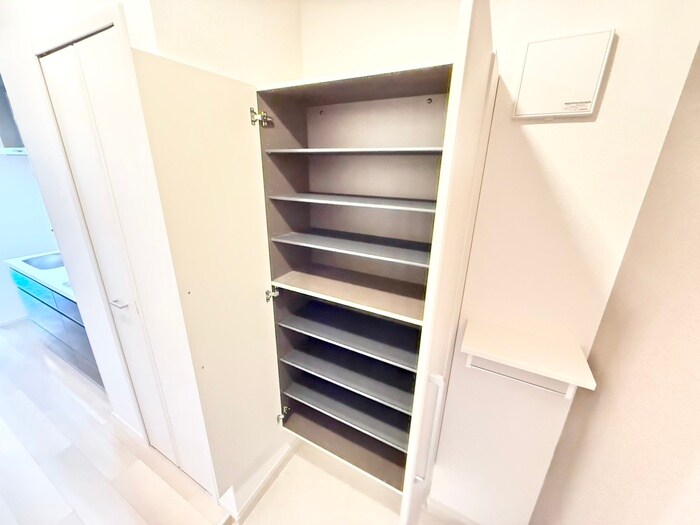 物件内観写真18　(靴箱)