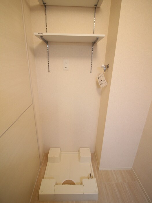 物件内観写真13　(洗濯機置場)