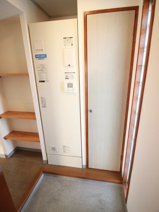 物件内観写真7　(玄関)