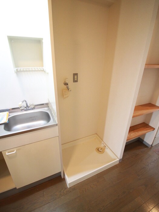 物件内観写真11　(洗濯機置場)