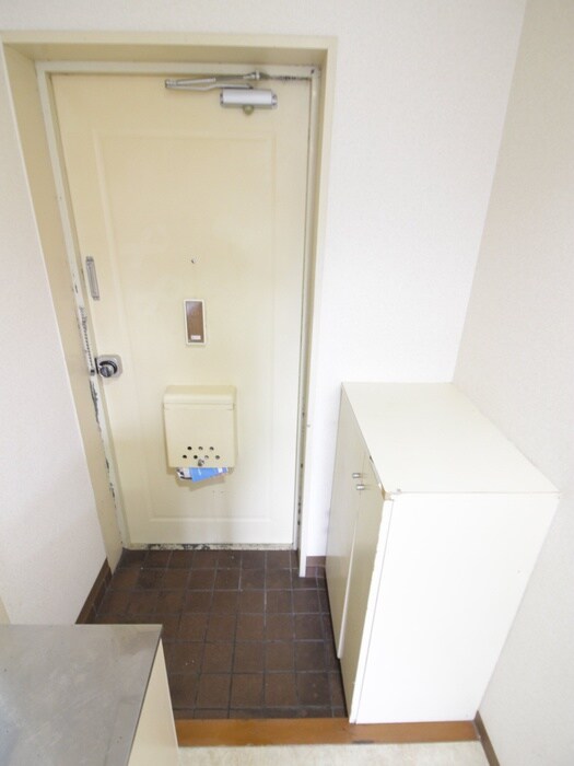 物件内観写真11　(玄関)