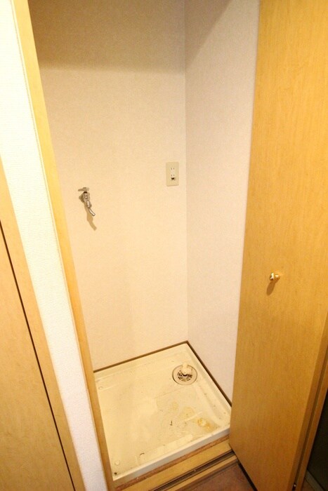 物件内観写真10　(洗濯機置場)