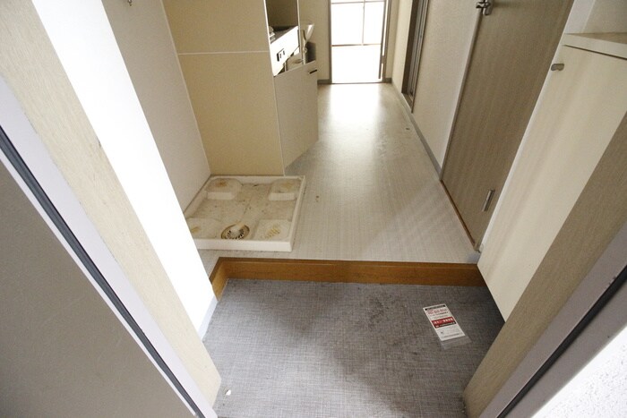 物件内観写真11　(玄関)