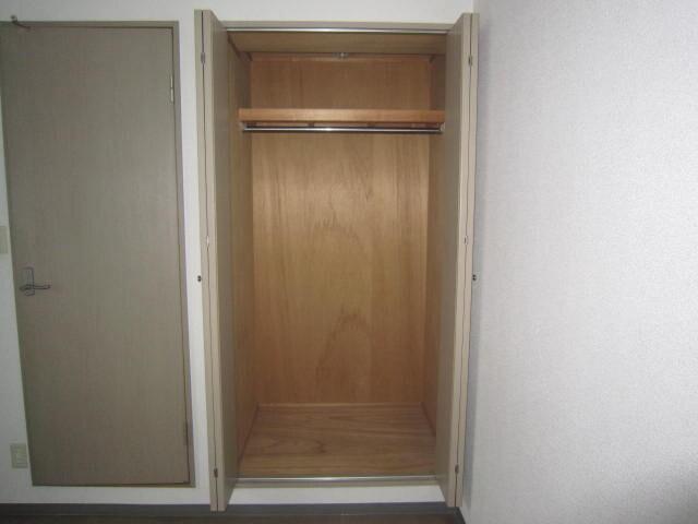 物件内観写真12　(収納)