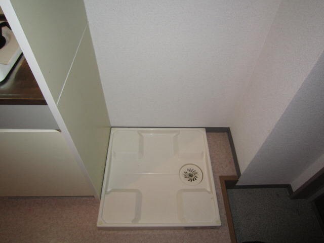 物件内観写真13　(洗濯機置場)