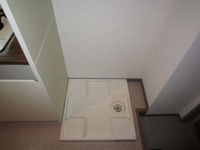 物件内観写真14　(洗濯機置場)