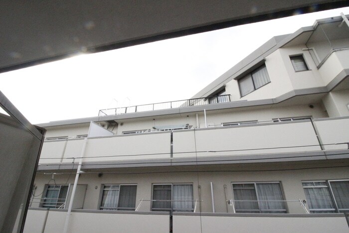 物件内観写真18　(室内からの展望)