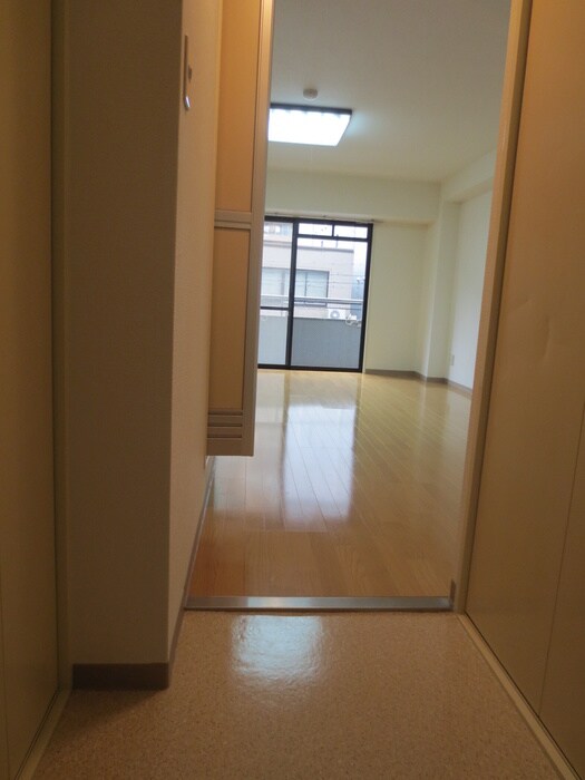 物件内観写真7　(玄関)