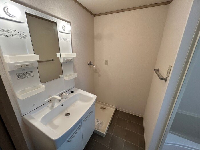 物件内観写真11　(洗面)