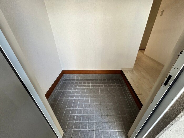 物件内観写真22　(玄関)