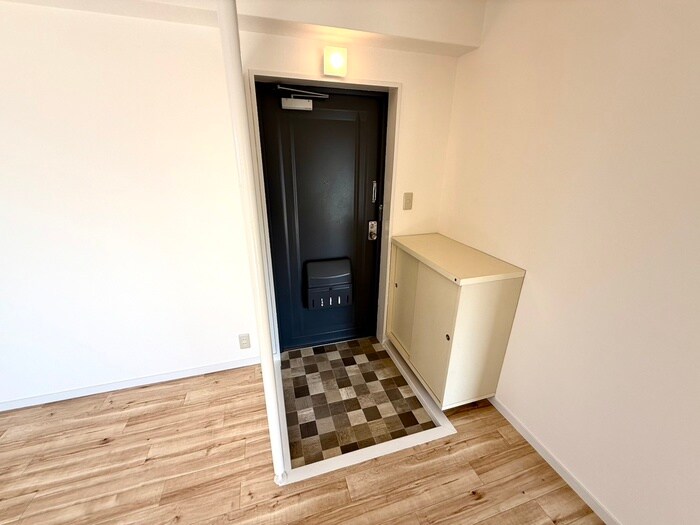 物件内観写真7　(玄関)