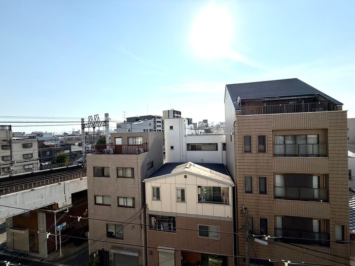 物件内観写真16　(室内からの展望)