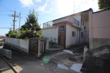 川西市萩原台東２丁目貸家外観写真