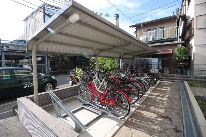 物件外観写真5　(駐輪場)