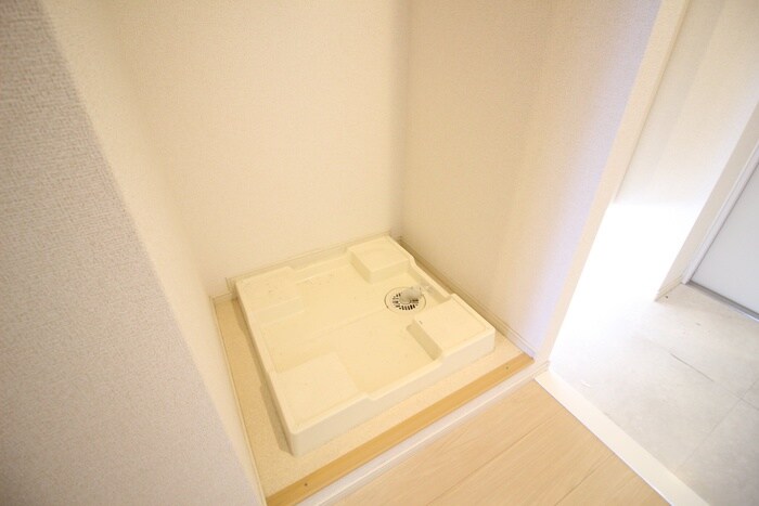 物件内観写真10　(洗濯機置場)