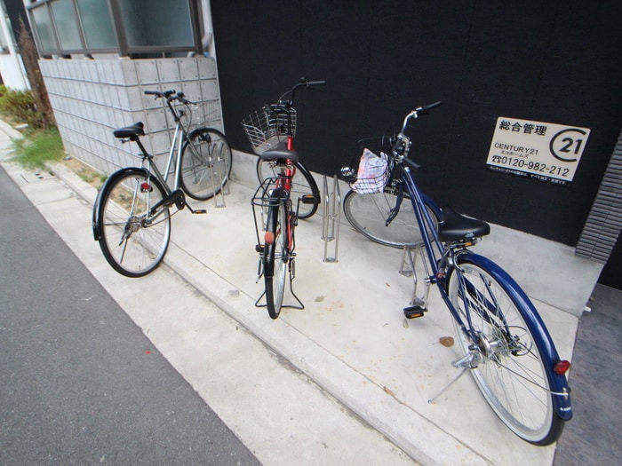 物件外観写真4　(駐輪場)