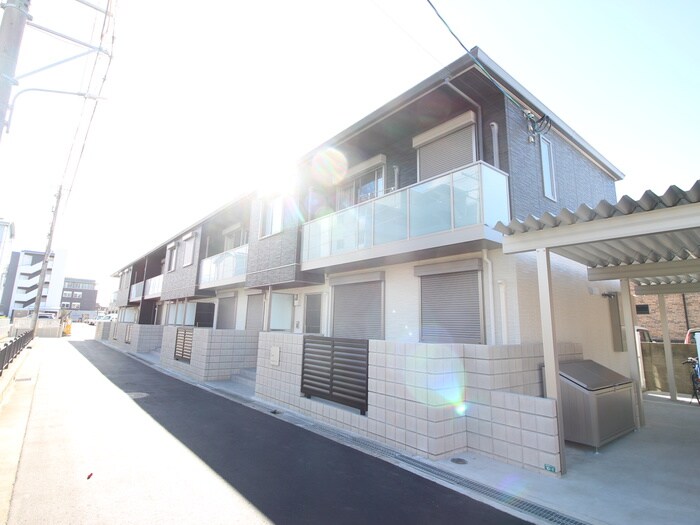 物件外観写真2　(エントランス部分)