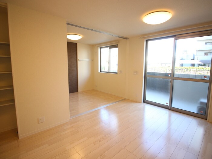 物件内観写真9　(居室)