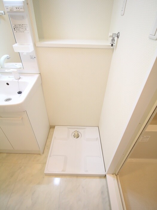 物件内観写真10　(洗濯機置場)