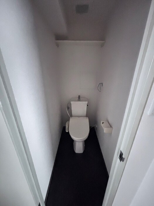 物件内観写真8　(トイレ)