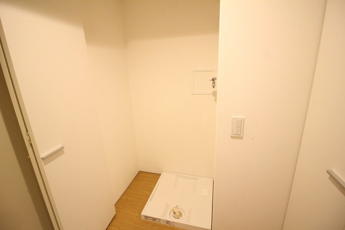 物件内観写真13　(洗濯機置場)