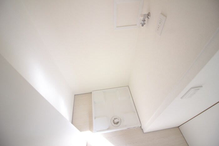 物件内観写真15　(洗濯機置場)