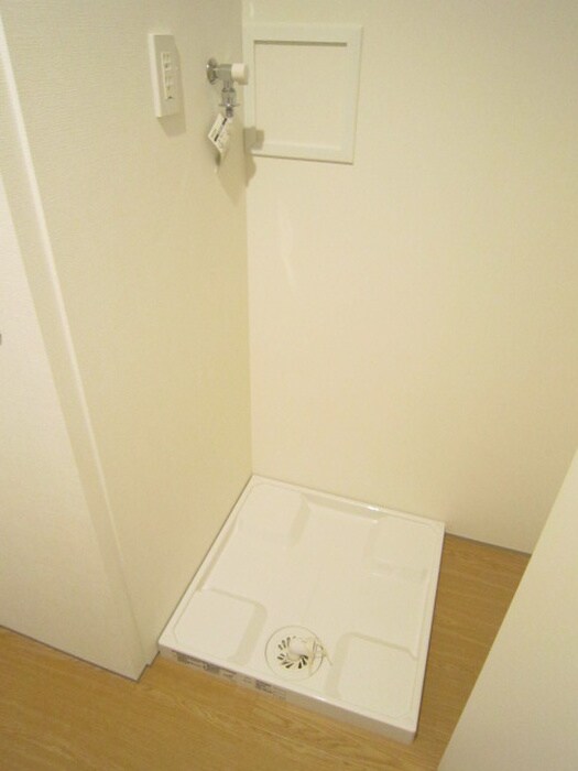 物件内観写真15　(洗濯機置場)