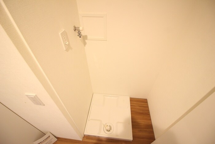 物件内観写真15　(洗濯機置場)