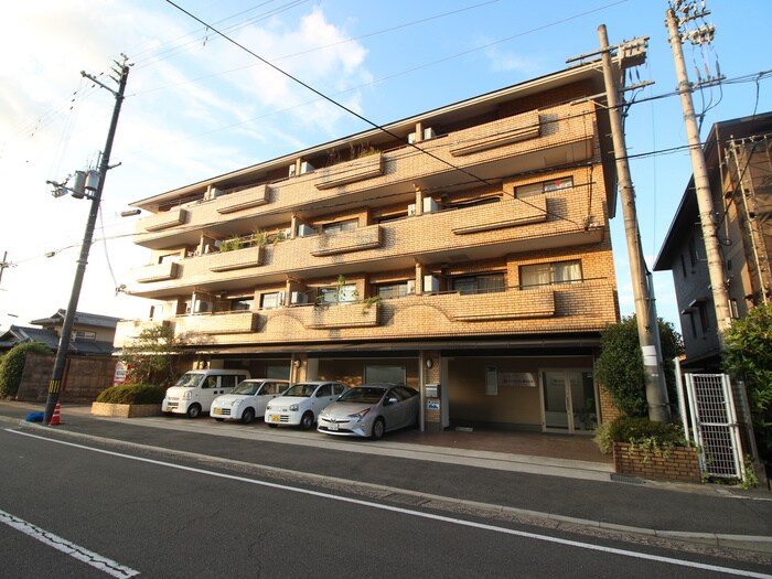 サンパレス山本の物件外観写真