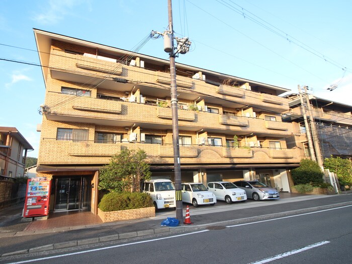 サンパレス山本の物件外観写真