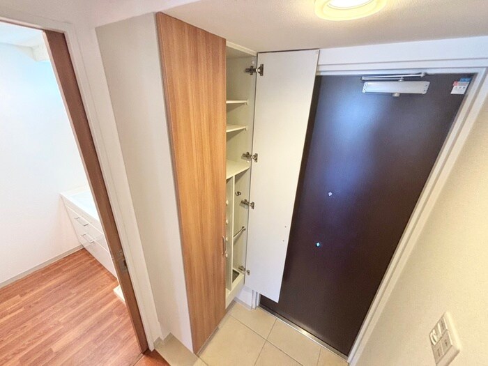 物件内観写真8　(靴箱)