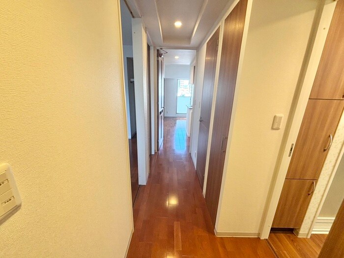 物件内観写真9　(廊下)