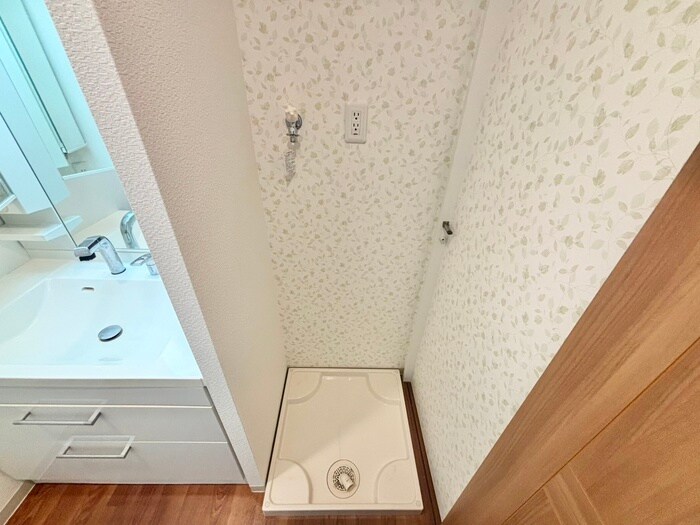 物件内観写真12　(洗濯機置場)