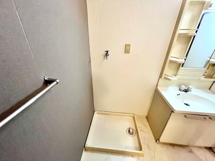 物件内観写真15　(洗濯機置場)