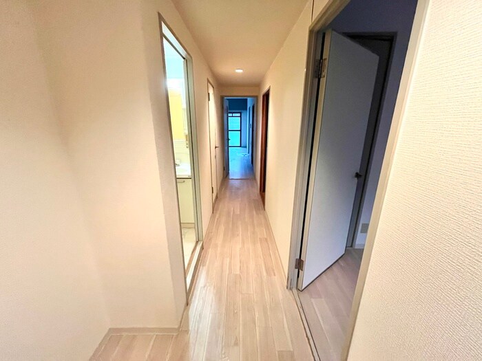 物件内観写真17　(廊下)