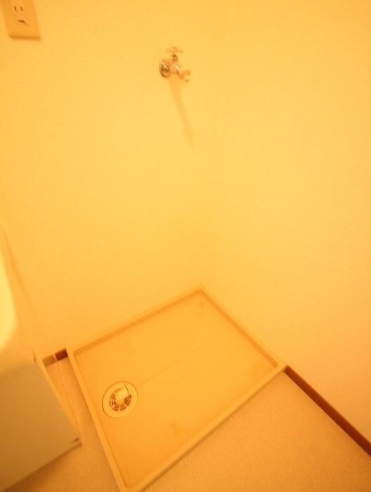 物件内観写真15　(洗濯機置場)