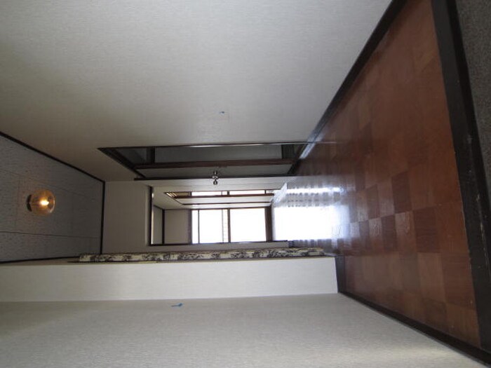 物件内観写真12　(玄関)