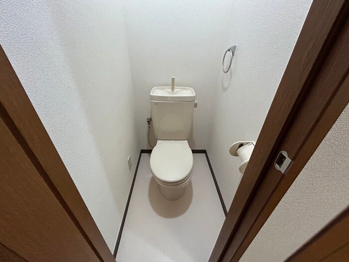 物件内観写真8　(トイレ)