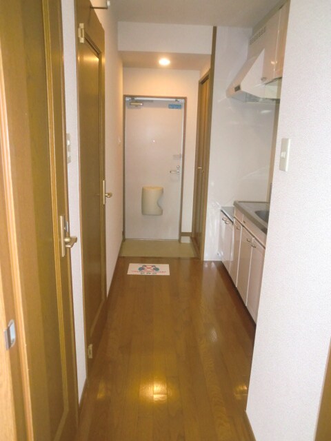 物件内観写真12　(玄関)